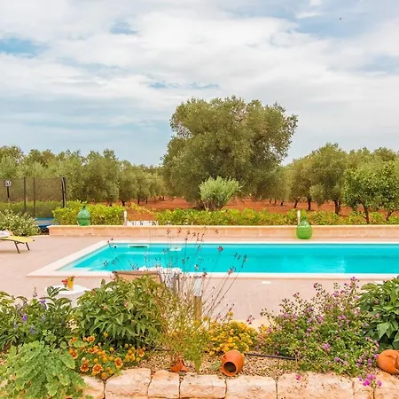 Trullo Oroncall Con Piscina
