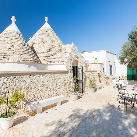 Trullo Oroncall Con Piscina * San Vito dei Normanni